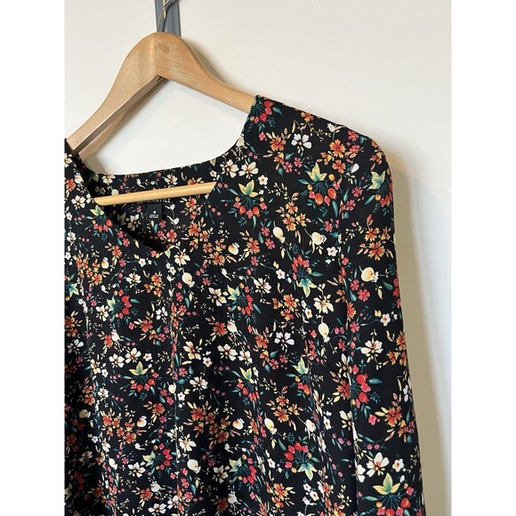 J Crew Mercantile Black Floral V Neck Bell Sleeve Blouse Size 4 - Picture 2 of 7